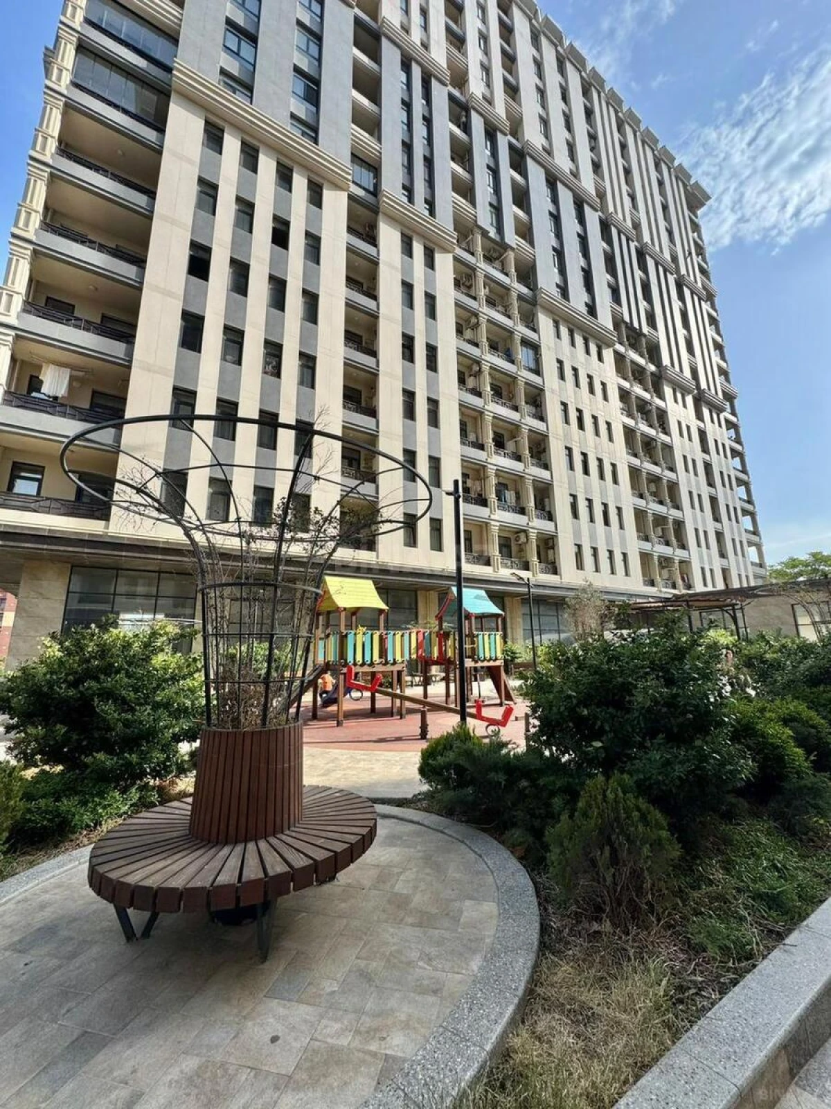 Satılır 3 otaqlı mənzil 114 m²