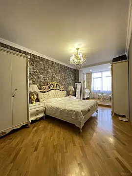 Satılır 4 otaqlı mənzil 170 m²