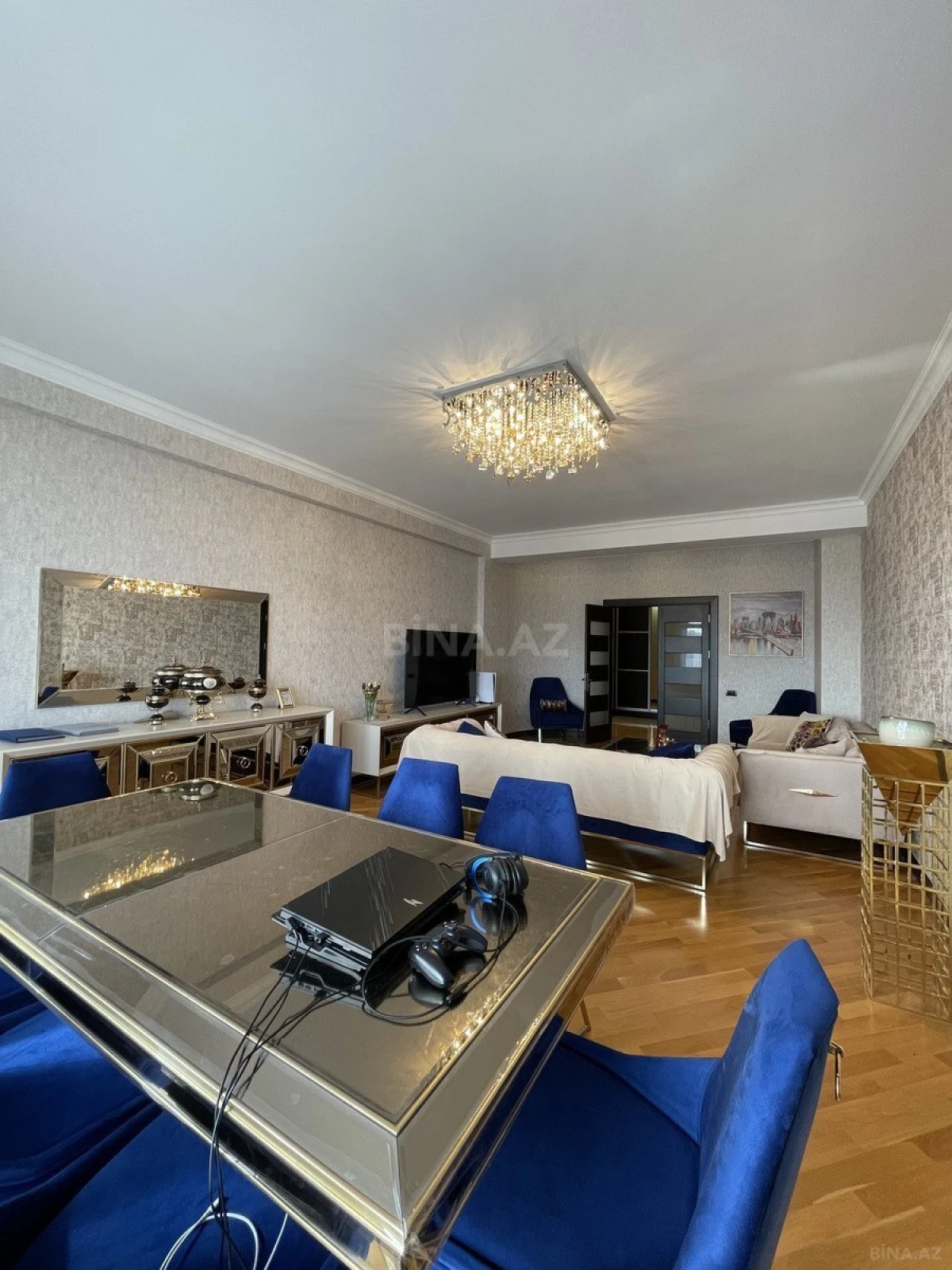 Satılır 4 otaqlı mənzil 170 m²