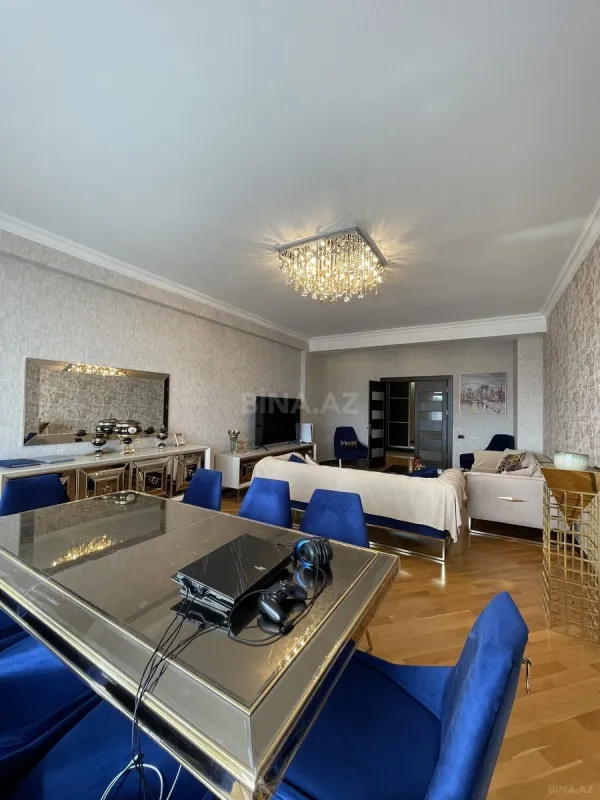 Satılır 4 otaqlı mənzil 170 m²