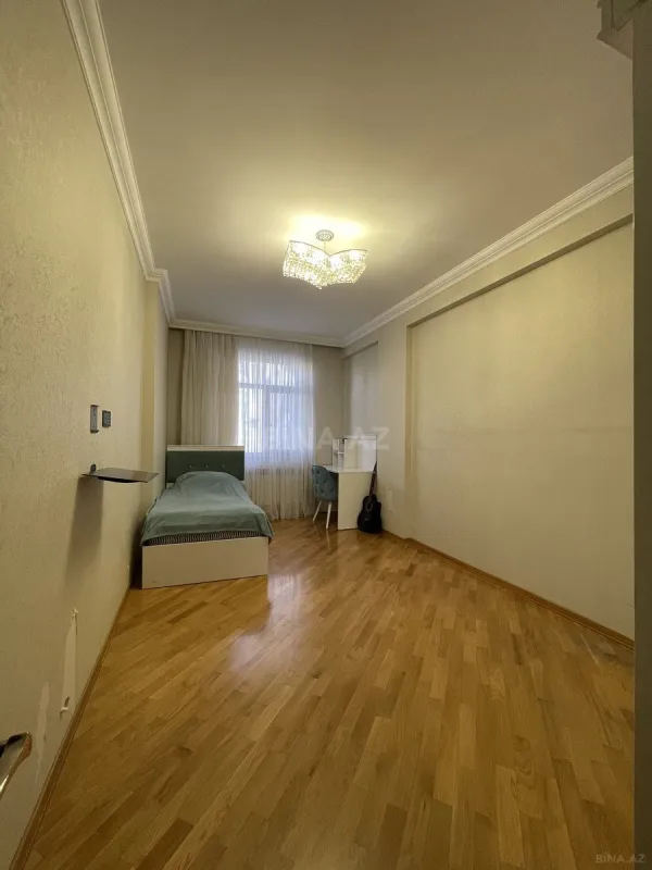 Satılır 4 otaqlı mənzil 170 m²