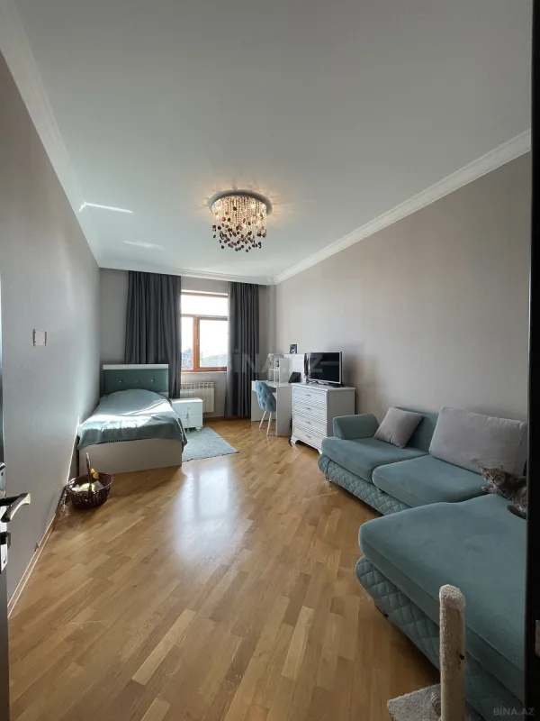 Satılır 4 otaqlı mənzil 170 m²