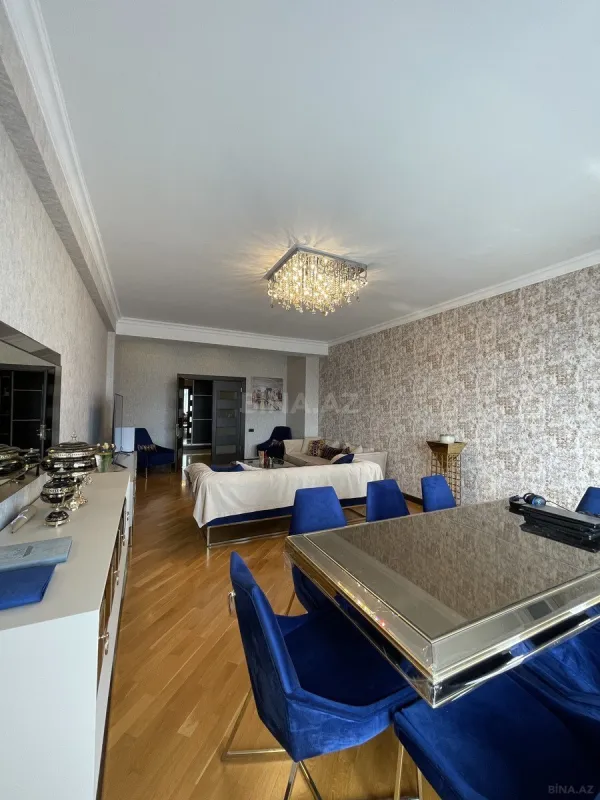 Satılır 4 otaqlı mənzil 170 m²