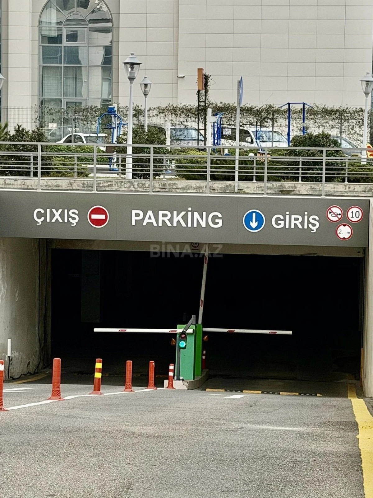 Satılır 3 otaqlı mənzil 117.5 m²