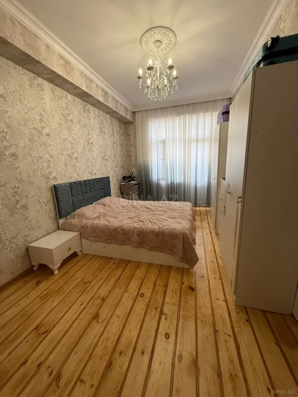 Satılır 2 otaqlı mənzil 72 m²