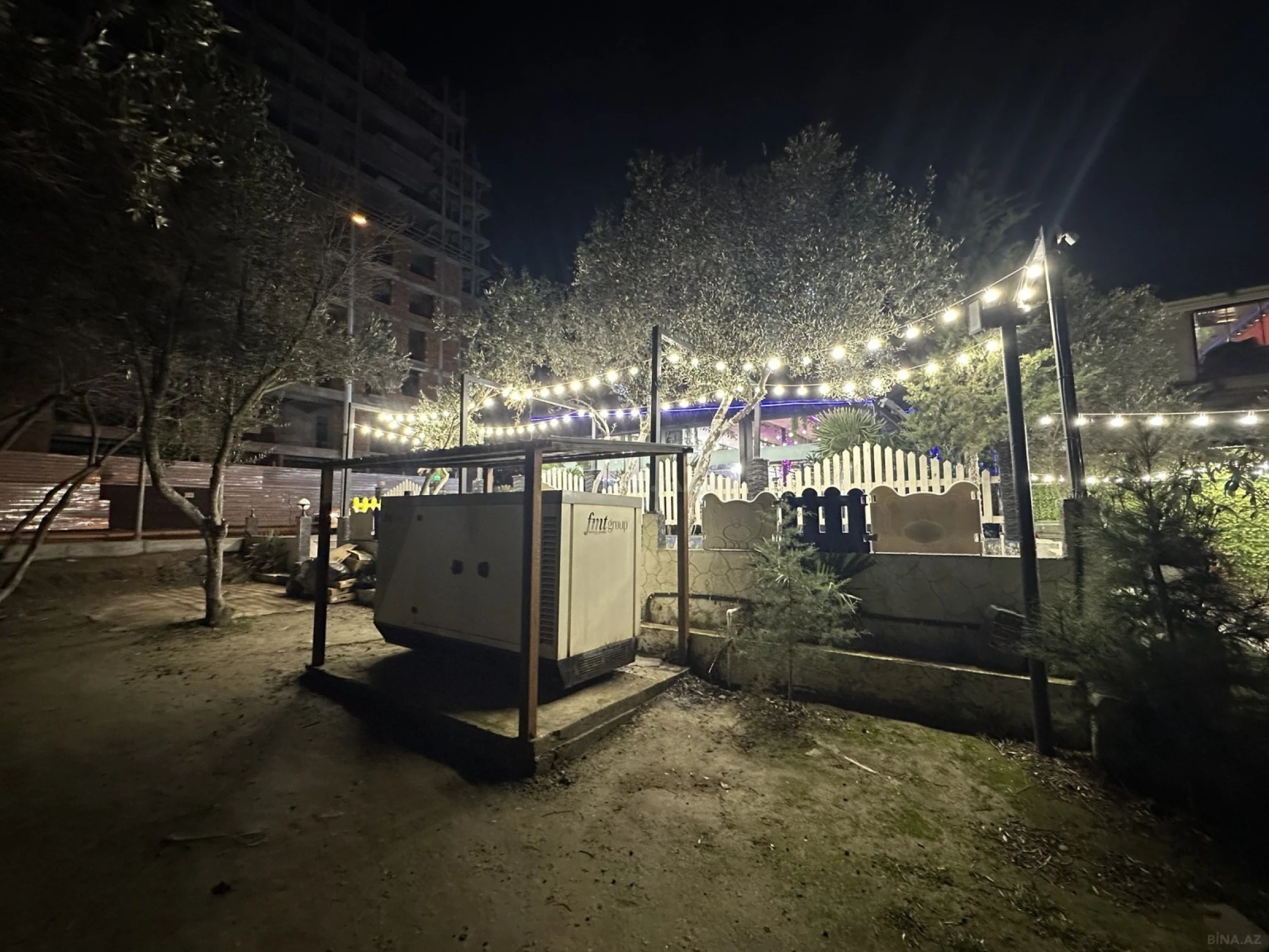 Satılır obyekt 310 m²