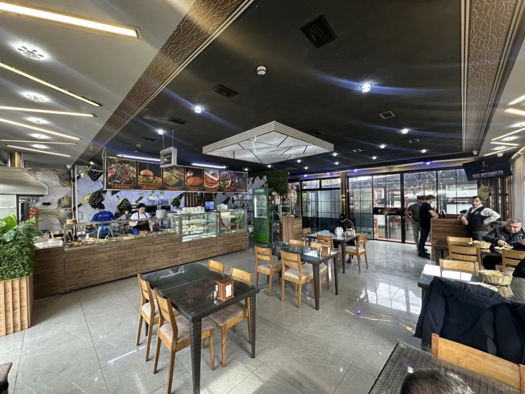 Satılır obyekt 310 m²