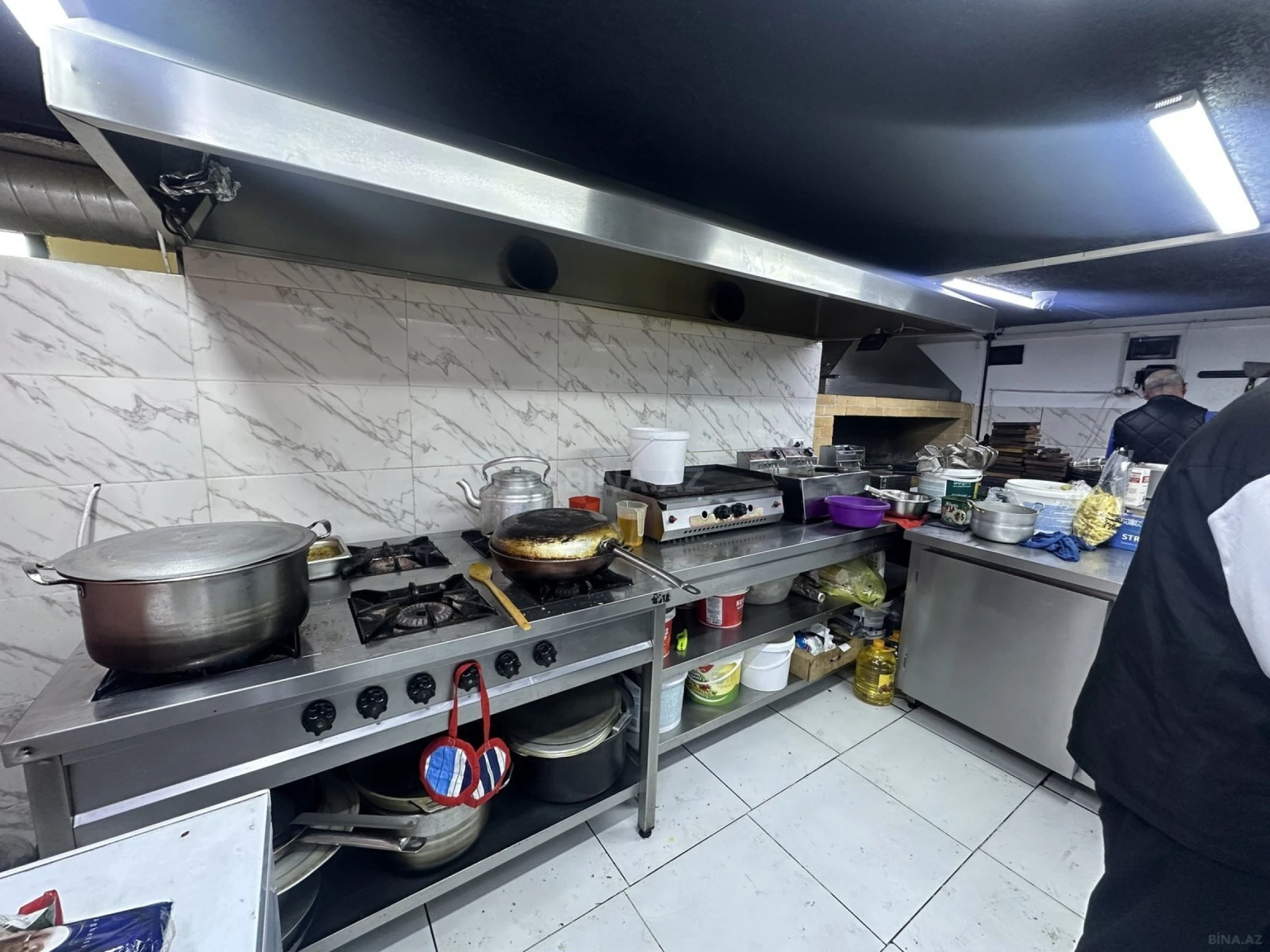 Satılır obyekt 310 m²