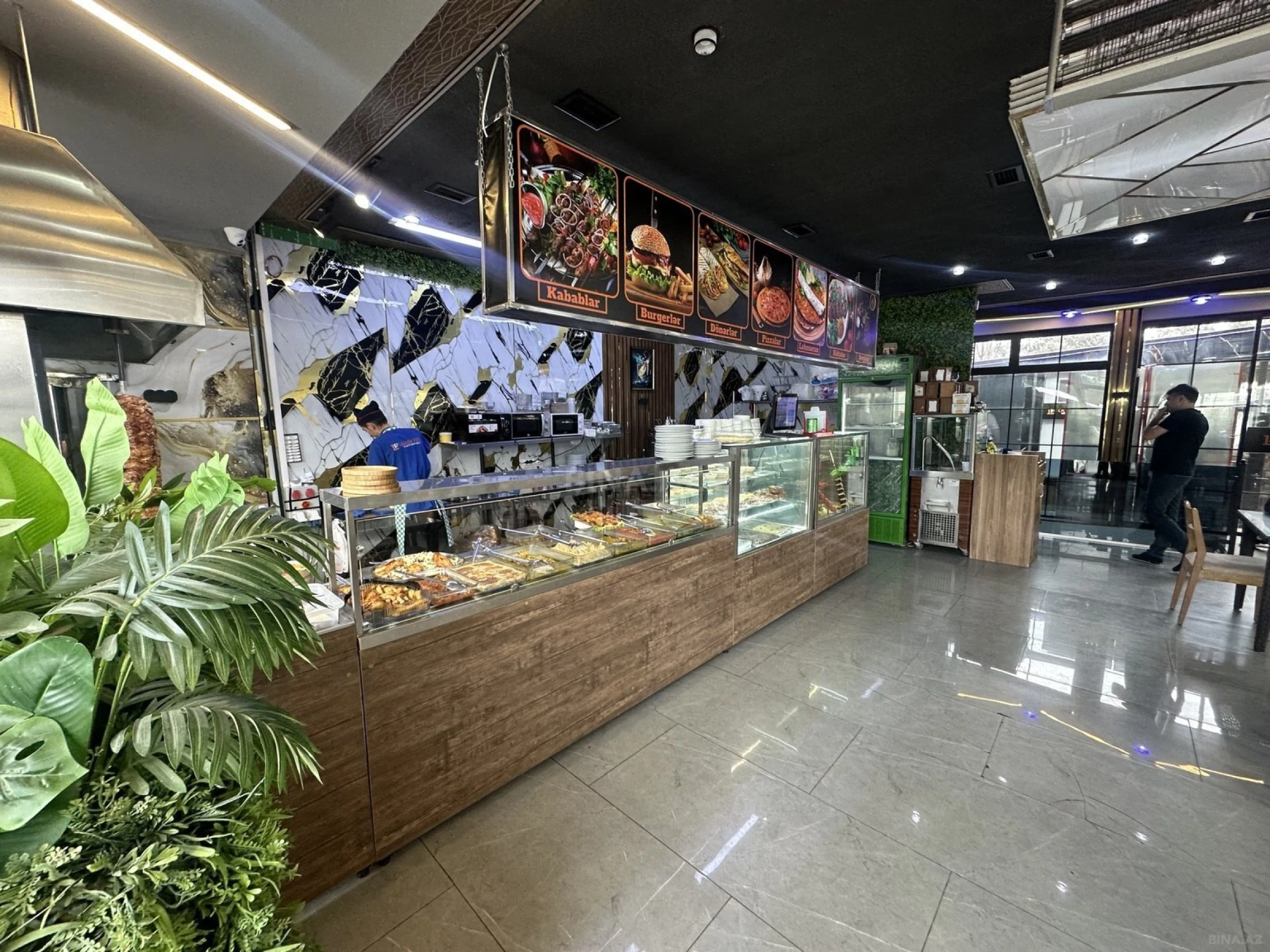 Satılır obyekt 310 m²