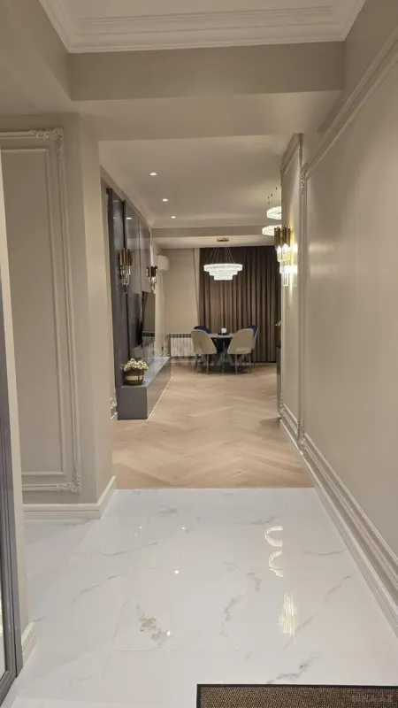 Satılır 2 otaqlı mənzil 95 m²