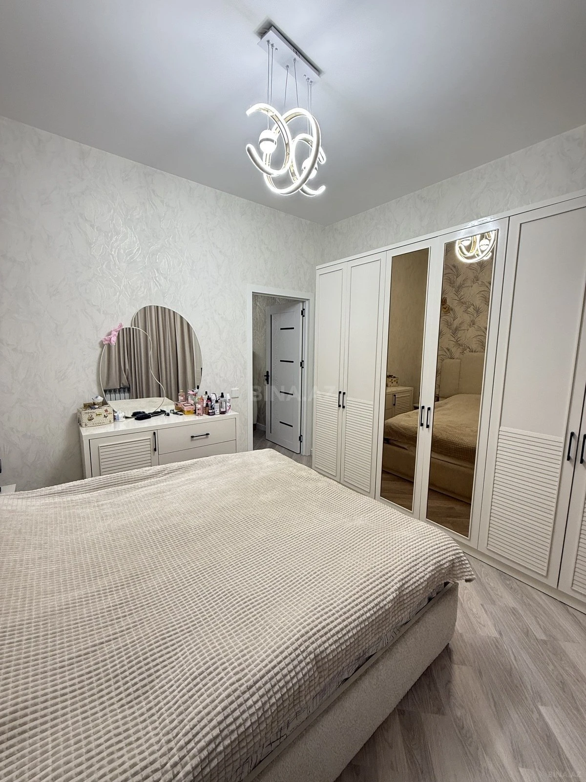 Satılır 2 otaqlı mənzil 63 m²