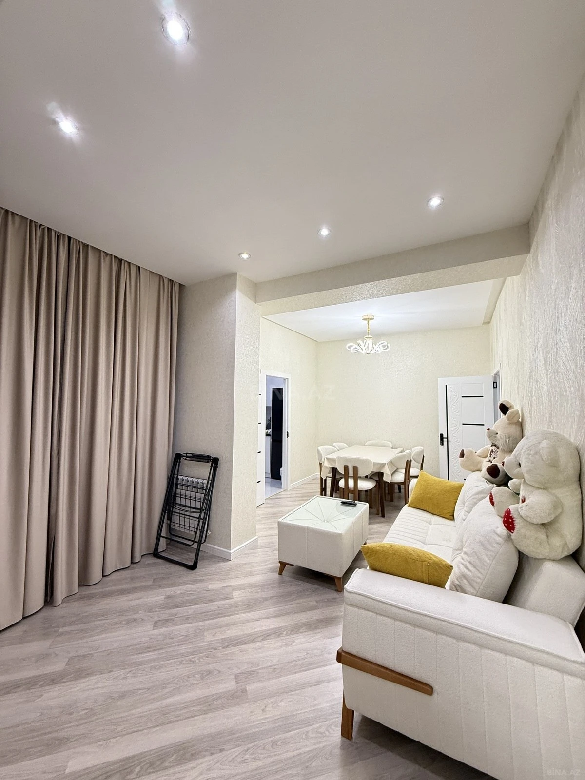 Satılır 2 otaqlı mənzil 63 m²