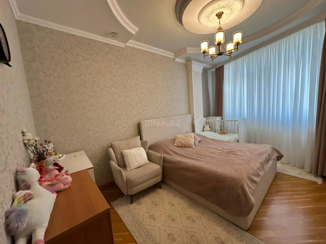 Satılır 2 otaqlı mənzil 88 m²