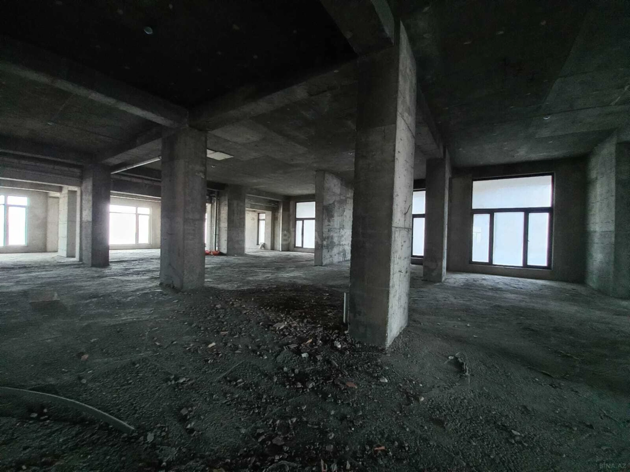 Satılır obyekt 350 m²