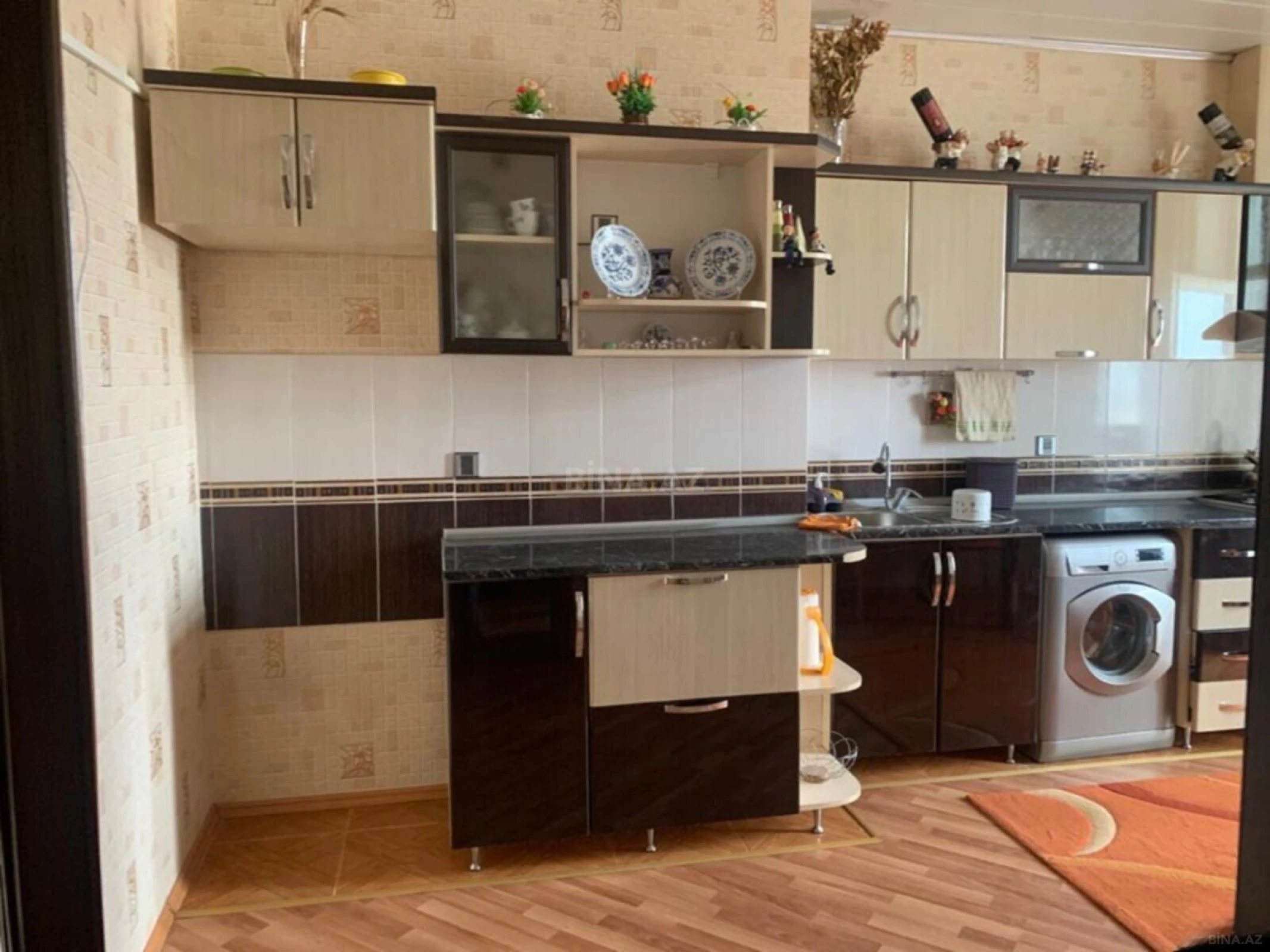 Kirayə verilir 2 otaqlı mənzil 80 m²