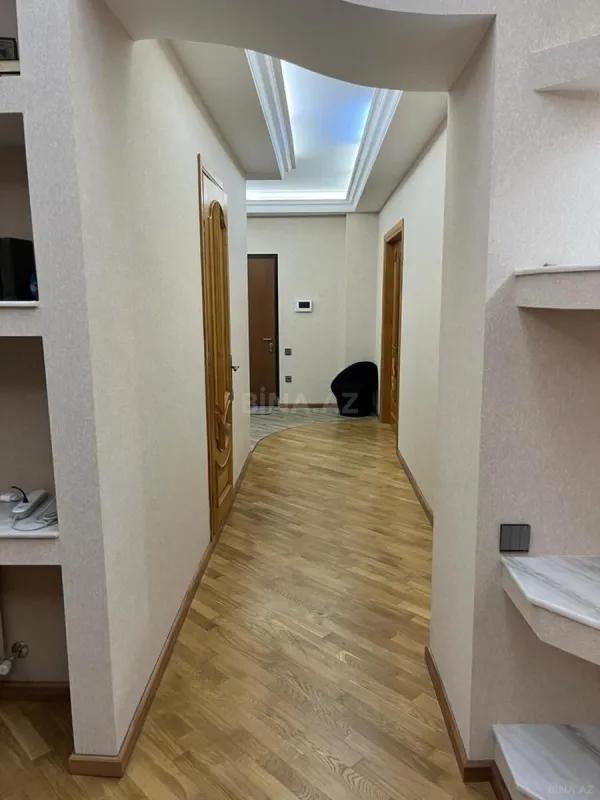 Satılır 3 otaqlı mənzil 171 m²