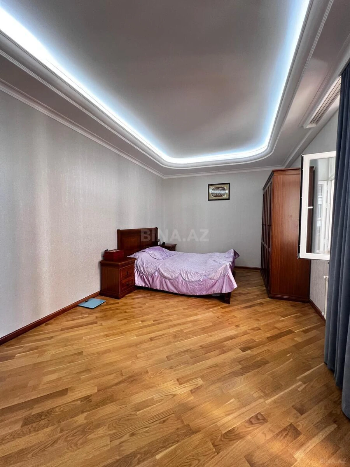 Satılır 3 otaqlı mənzil 171 m²