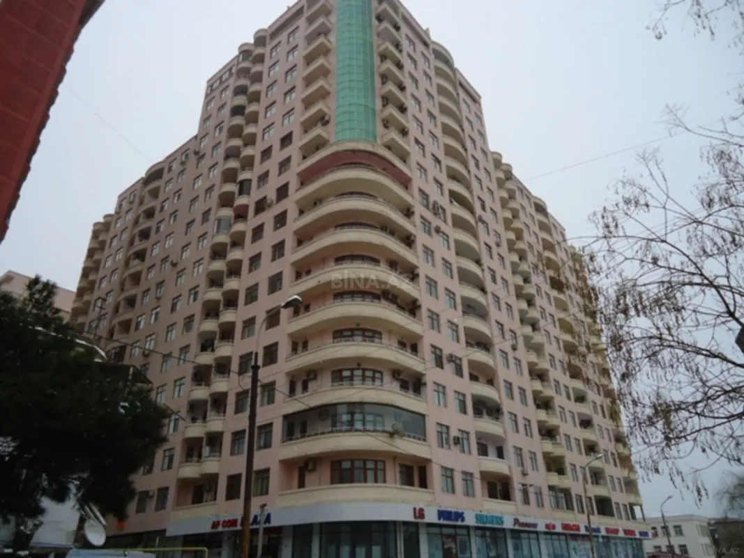 Satılır 3 otaqlı mənzil 171 m²