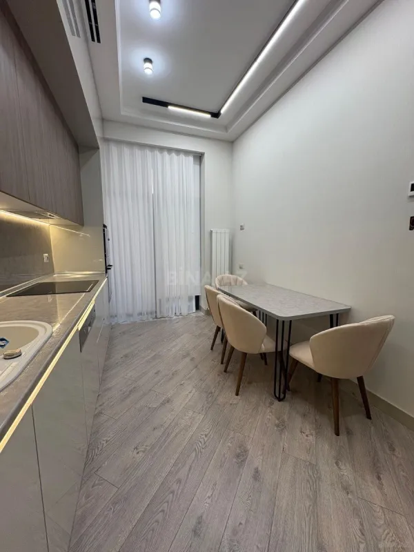 Satılır 4 otaqlı mənzil 120 m²