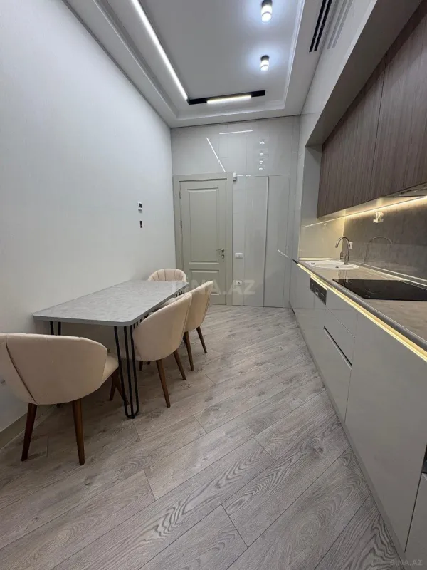Satılır 4 otaqlı mənzil 120 m²
