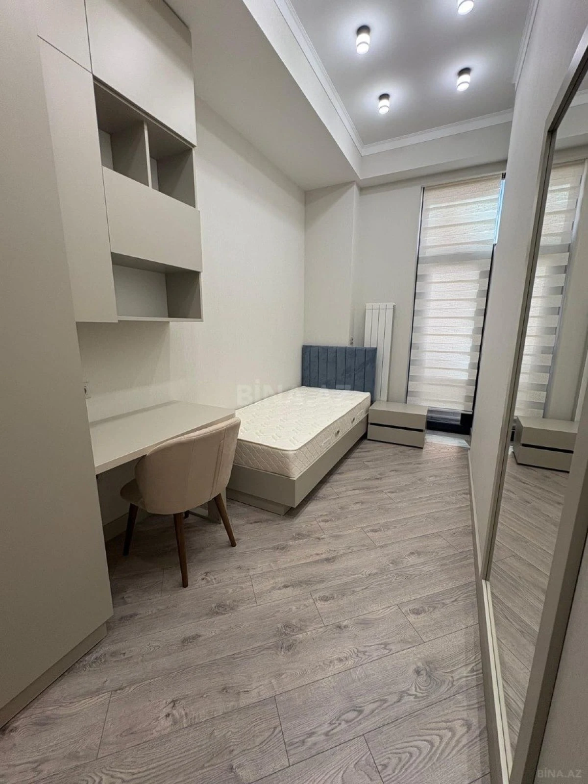 Satılır 4 otaqlı mənzil 120 m²