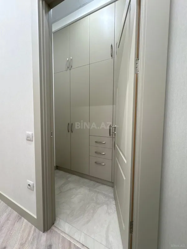 Satılır 4 otaqlı mənzil 120 m²