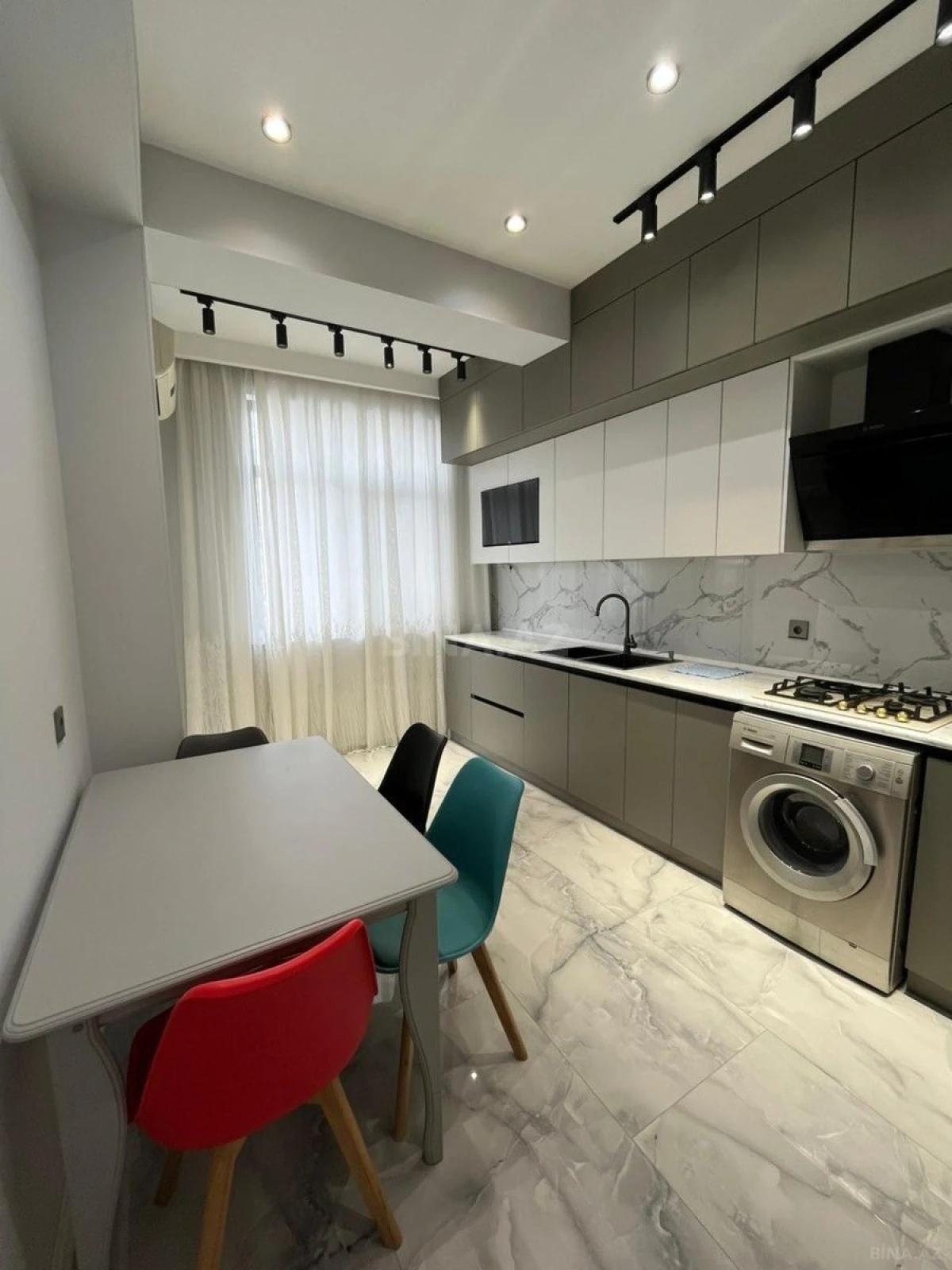 Satılır 2 otaqlı mənzil 70 m²