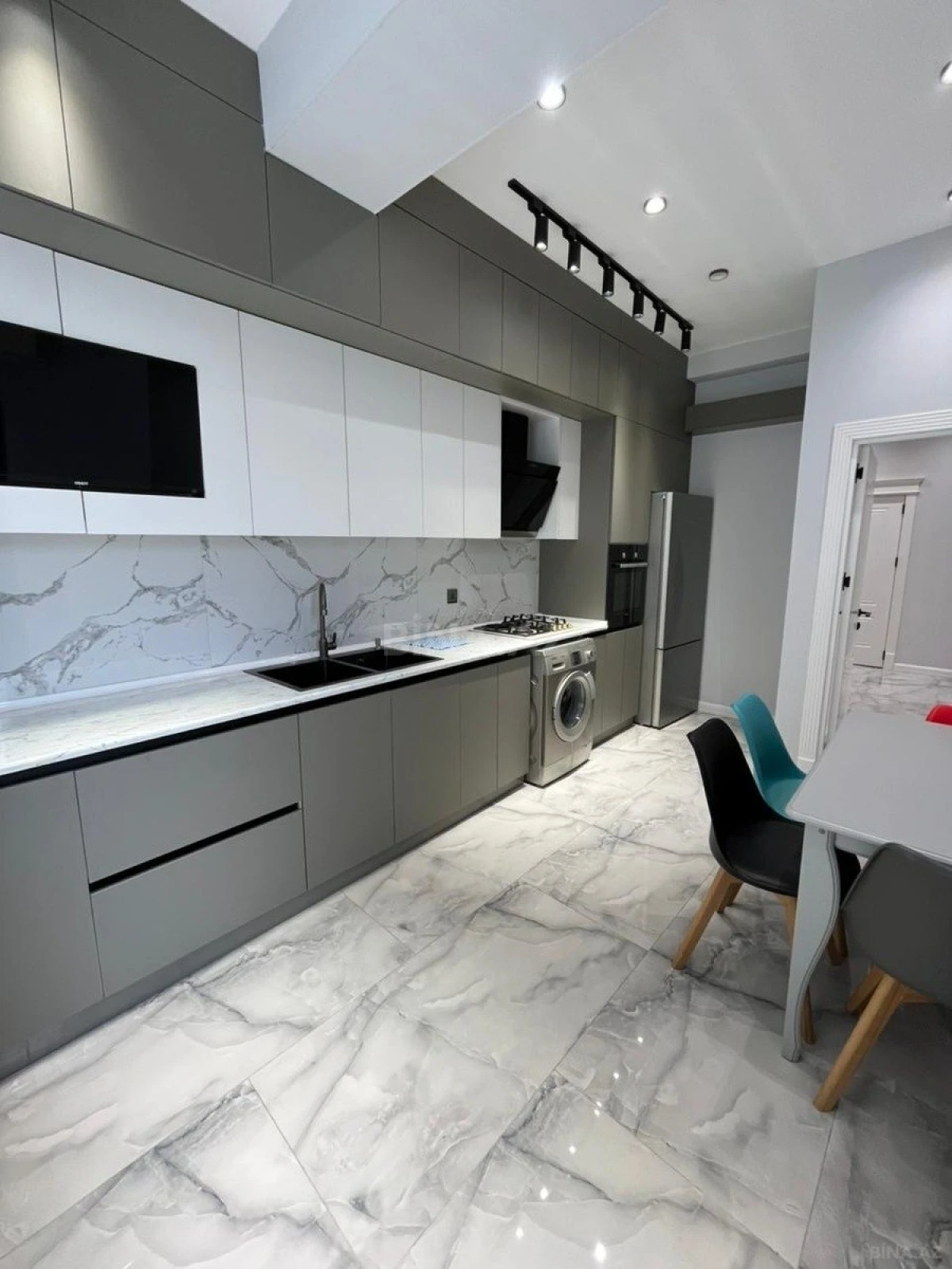 Satılır 2 otaqlı mənzil 70 m²