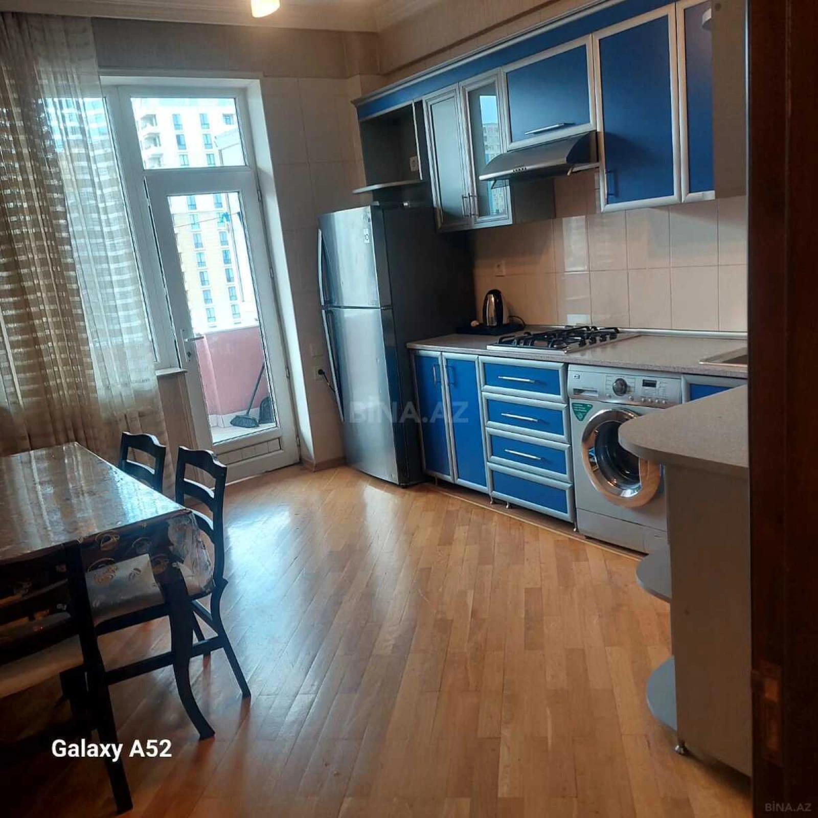 Satılır 3 otaqlı mənzil 125 m²