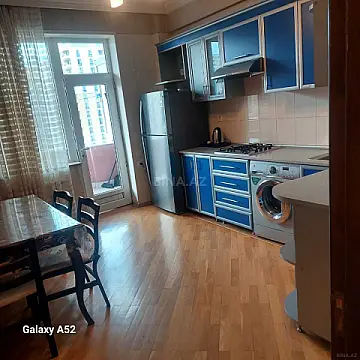 Satılır 3 otaqlı mənzil 125 m²