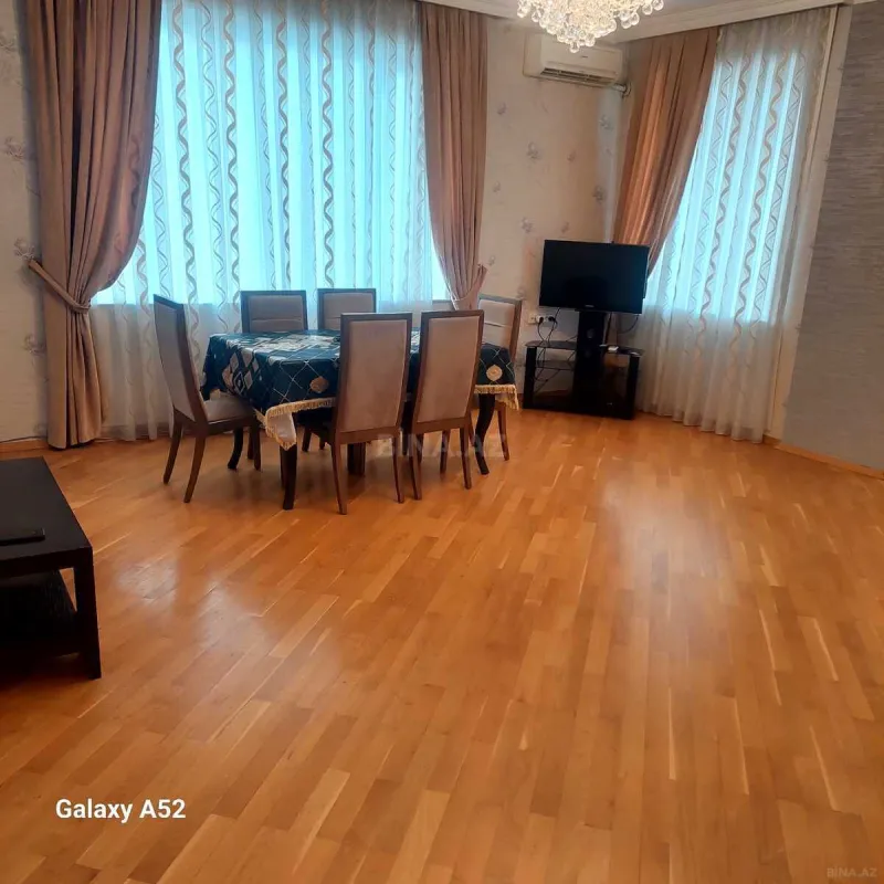 Satılır 3 otaqlı mənzil 125 m²