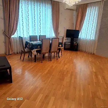 Satılır 3 otaqlı mənzil 125 m²