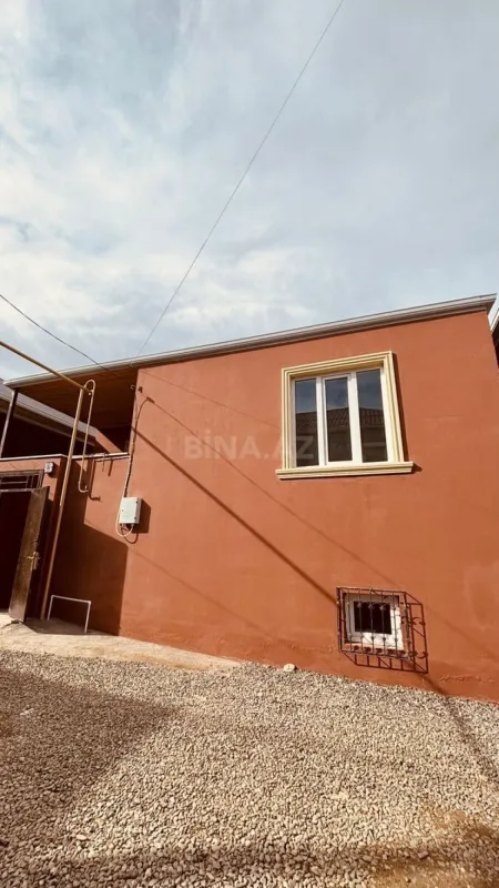 Satılır 5 otaqlı həyət evi 140 m²