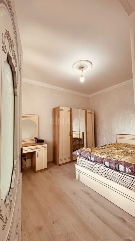 Satılır 5 otaqlı həyət evi 140 m²