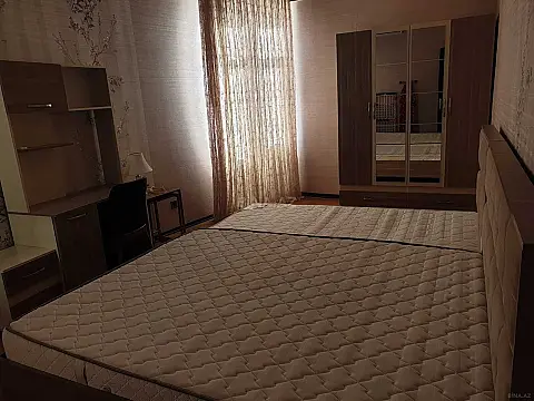 Kirayə verilir 3 otaqlı mənzil 135 m²