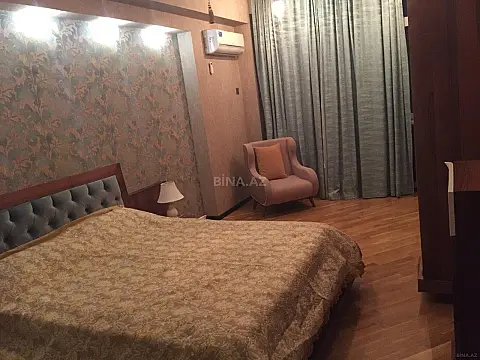 Kirayə verilir 3 otaqlı mənzil 135 m²