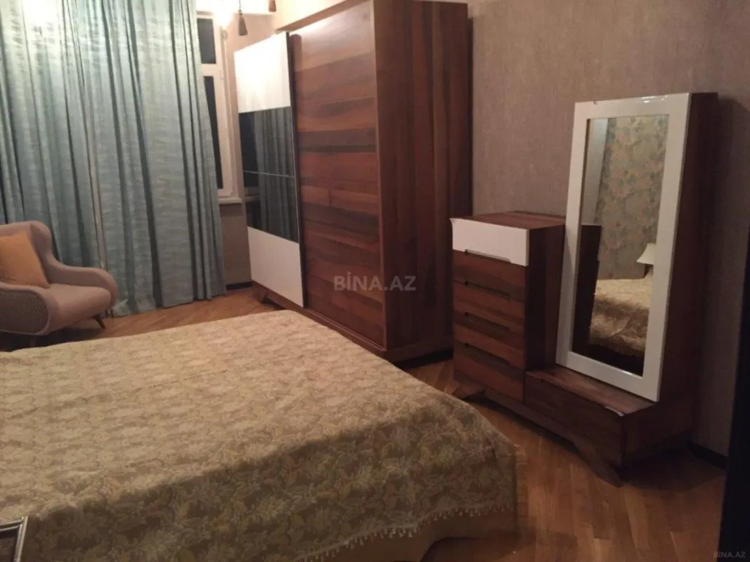 Kirayə verilir 3 otaqlı mənzil 135 m²