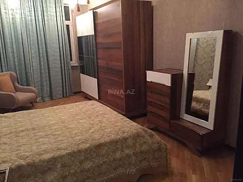Kirayə verilir 3 otaqlı mənzil 135 m²