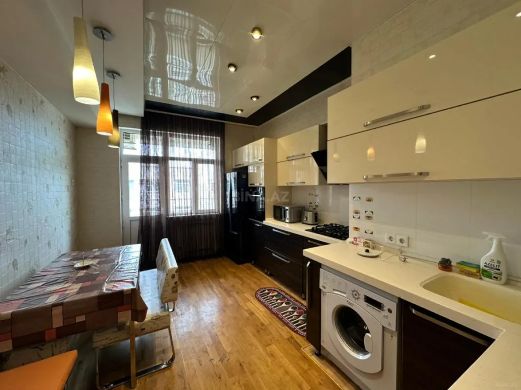 Kirayə verilir 3 otaqlı mənzil 135 m²