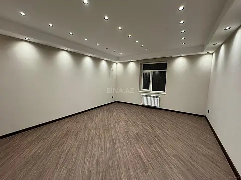 Satılır 3 otaqlı mənzil 135 m²