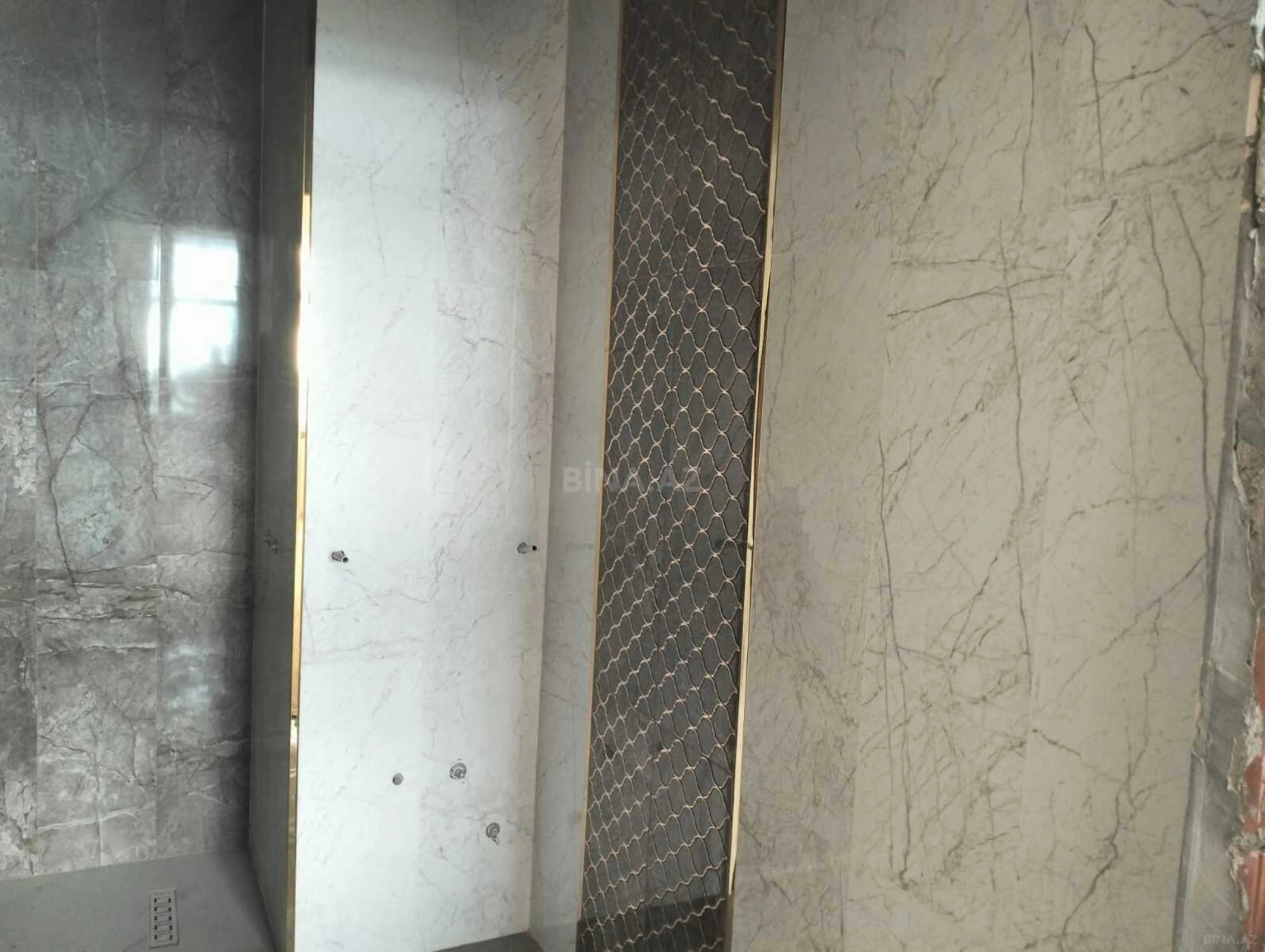 Satılır 3 otaqlı mənzil 130 m²