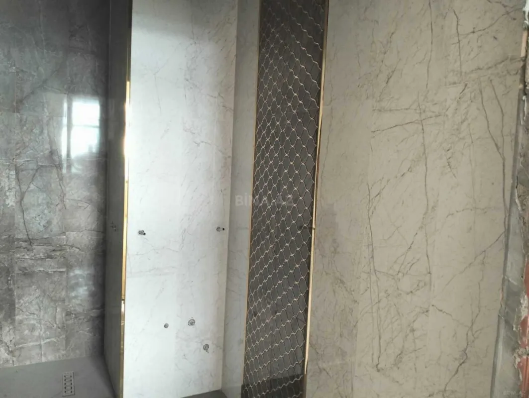 Satılır 3 otaqlı mənzil 130 m²