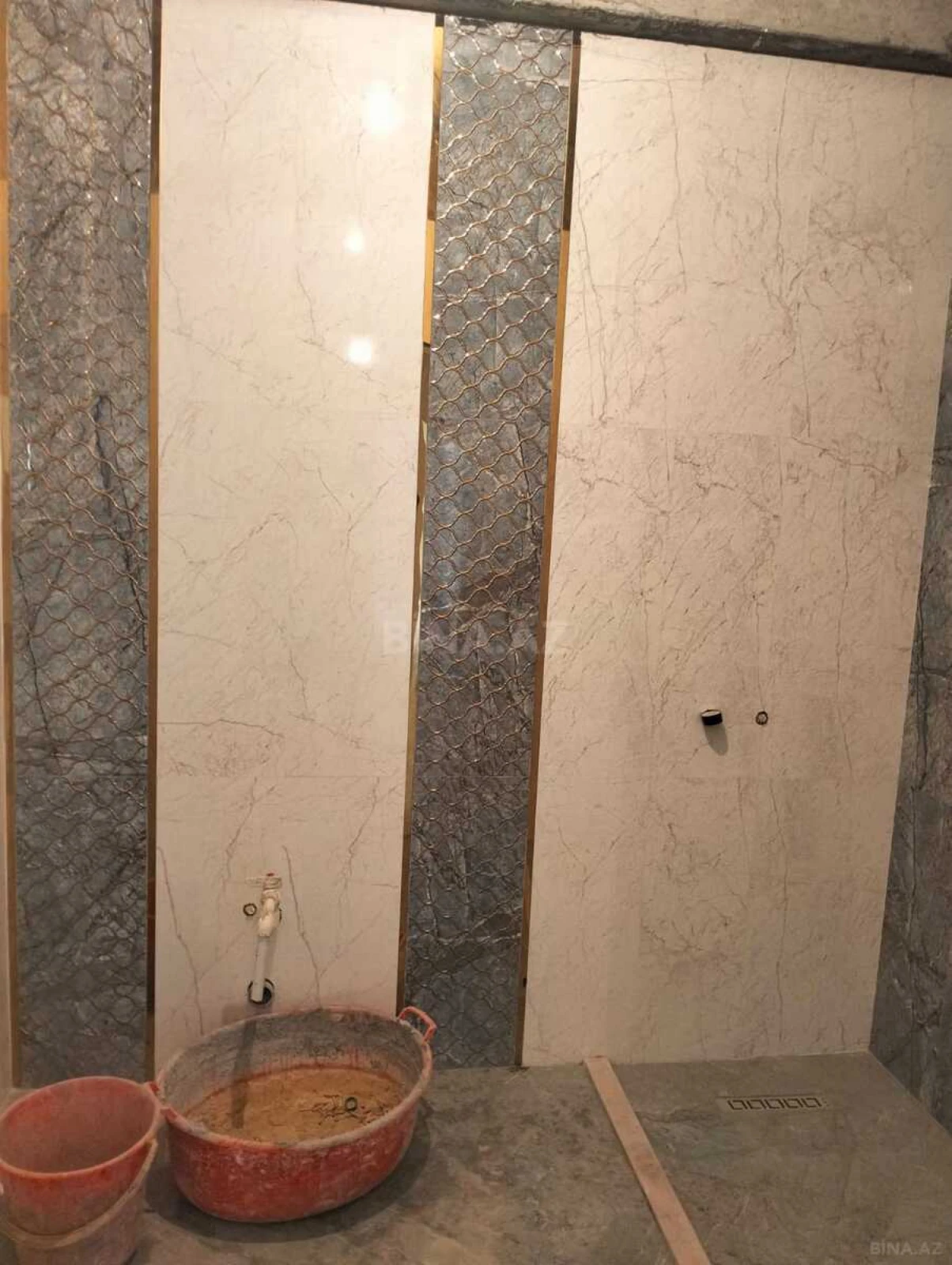 Satılır 3 otaqlı mənzil 130 m²