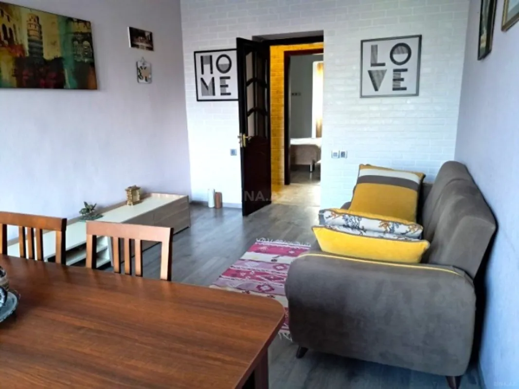 Satılır 2 otaqlı mənzil 75 m²