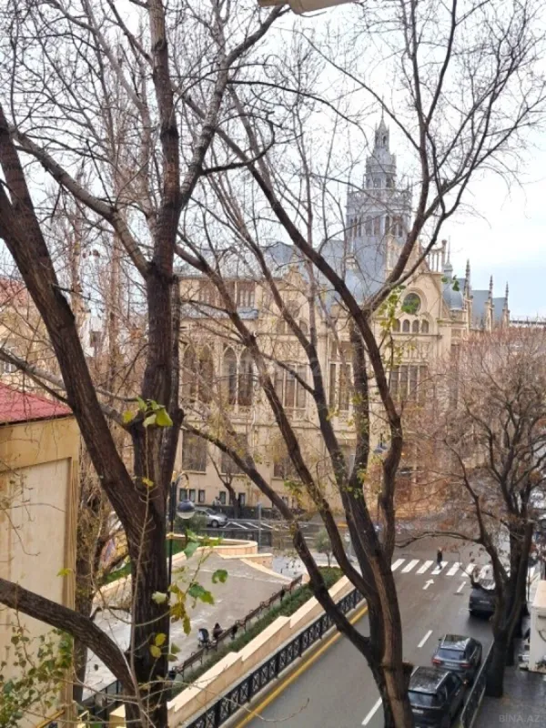 Satılır 2 otaqlı mənzil 75 m²