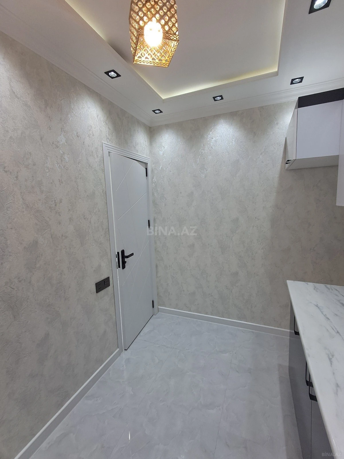 Satılır 2 otaqlı mənzil 74 m²