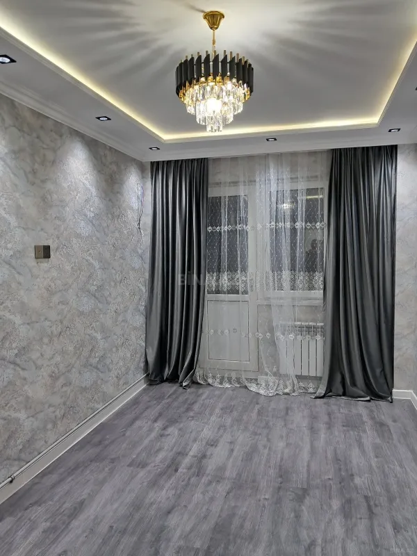 Satılır 2 otaqlı mənzil 74 m²