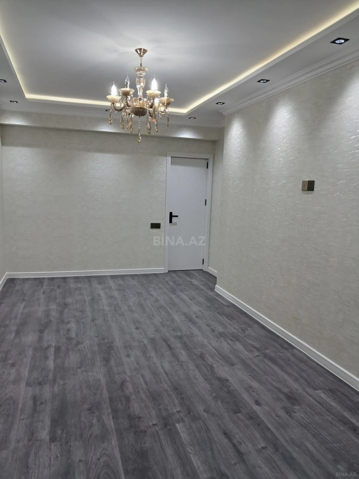 Satılır 2 otaqlı mənzil 74 m²