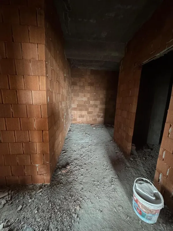 Satılır 1 otaqlı mənzil 66 m²