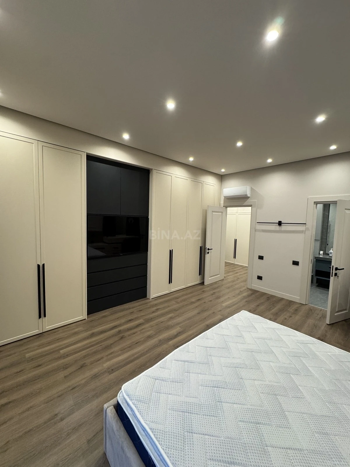 Kirayə verilir 3 otaqlı mənzil 160 m²